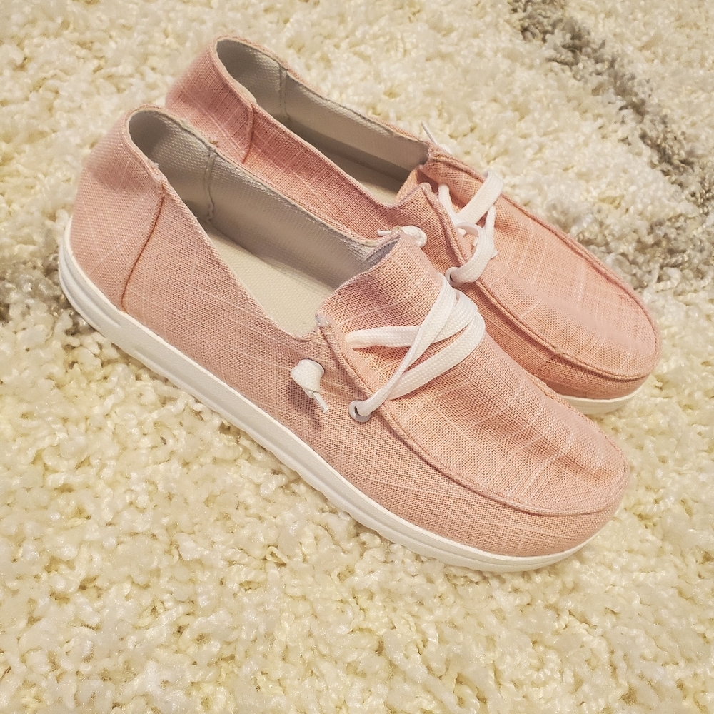 Pink canvas sneaker
